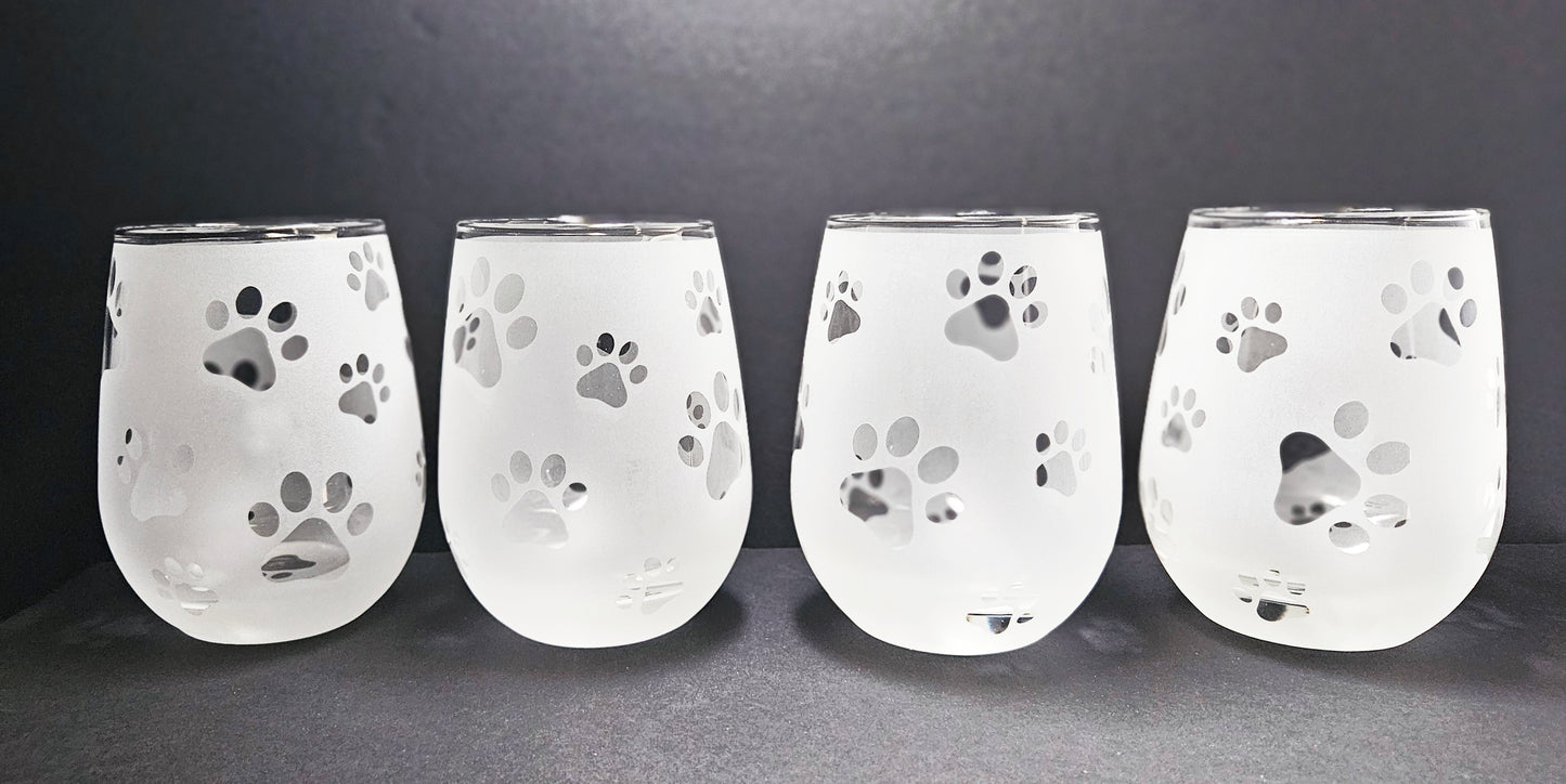 Paw Print Wine Glass // Paw Print Etched Wine Glass // Dog Wine Glass // Cat Wine Glass//Gift for Dog Groomer